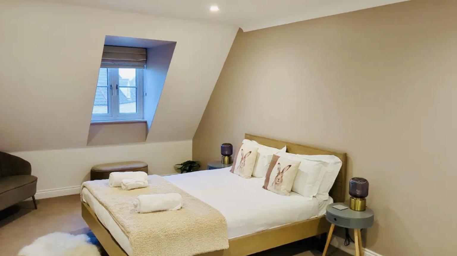 Modern Town House In Cotswolds - 3 Double Bedrooms Уитни Экстерьер фото